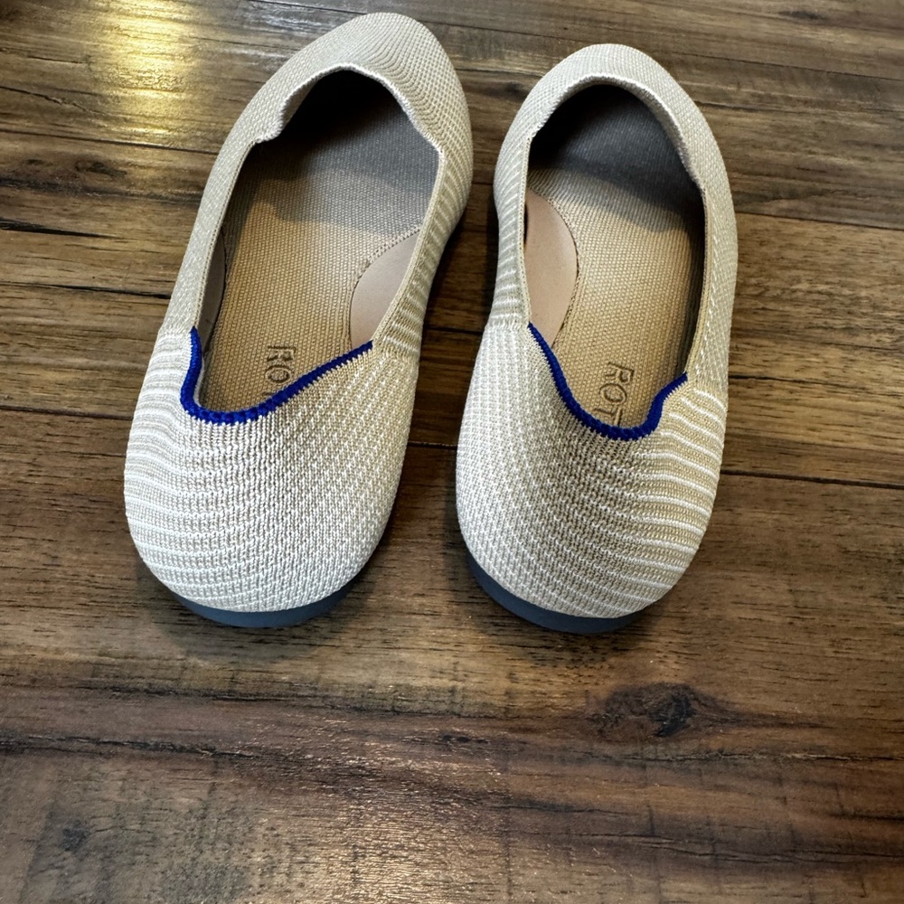 Rothy's The Almond Loafer -
Chai Twill Size 9 - Picture 5 of 7